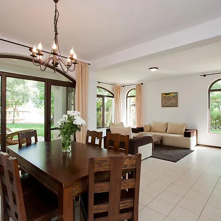 Complex Blacksearama Golf &